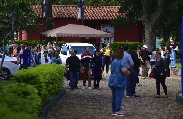 Colegio ya no matriculará a hijos de padres que protestaron por abuso