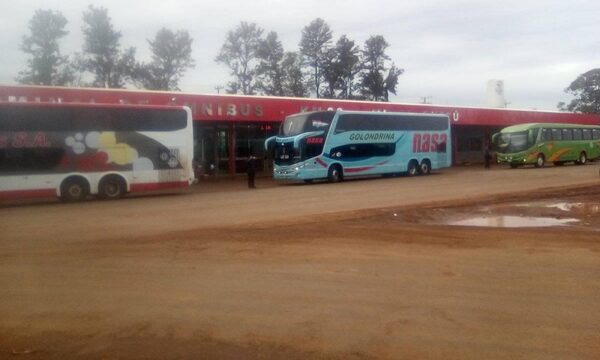 Funcionaria municipal denuncia acoso de director de terminal en Minga Guazú