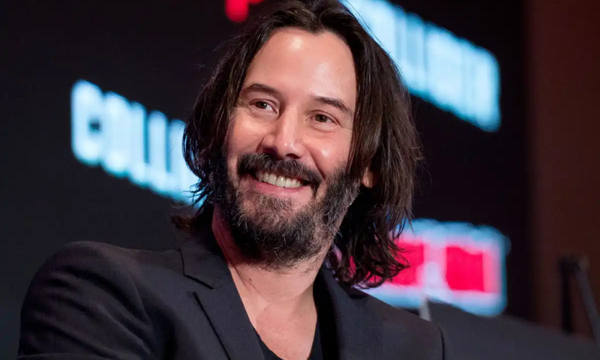 Invitan a Keanu Reeves a la boda de una pareja que no conocía… ¡y sí llegó!