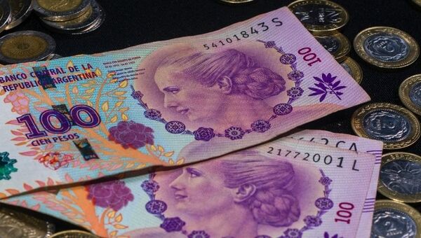 Diario HOY | Remesas desde Argentina caen en picada, y dar US$ 900 nillones a ex obreros de Itaipú es absurdo, acusan