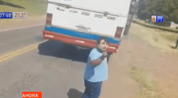 Criminal carrera entre buses en Quiindy | Noticias Paraguay