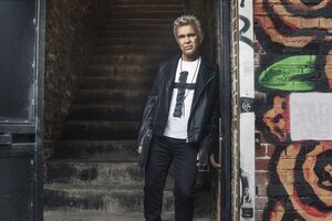 Antes de su llegada a Paraguay: Billy Idol estrena nuevo single y video “Cage”