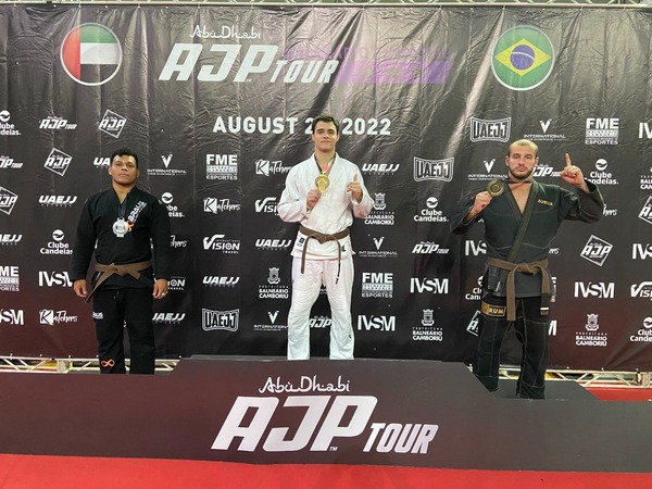 Diario HOY | Paraguayos ganan 8 medallas en evento de brasilian Jiujitsu