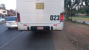 Militar motociclista fallece tras chocar a pasajera de bus en Luque - Policiales - ABC Color