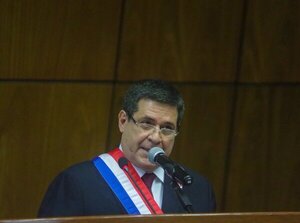 Defensa de Cartes ya maneja una “hipótesis de extradición” - El Trueno