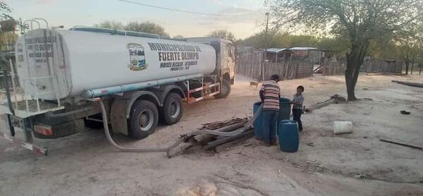 No llegan las grandes lluvias y sigue el acarreo de agua a poblaciones del Alto Paraguay - Noticias del Chaco - ABC Color