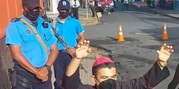 El obispo nicaragüense Rolando Álvarez cumple una semana detenido