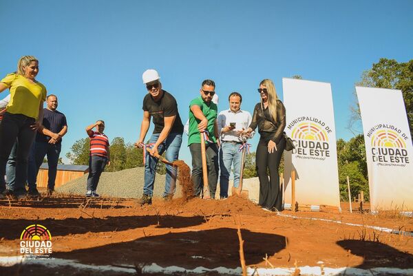 Realizan palada inicial de la futura planta asfáltica en CDE - La Clave