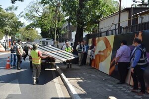 Diario HOY | Retiran cartelería irregular sobre la Avenida Mariscal López