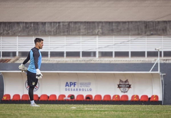 Delegado de Olimpia se adjudica el estadio de General Díaz en remate - Paraguaype.com