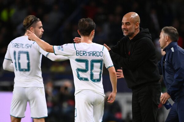 El portugués Bernardo Silva continuará en el Manchester City, asegura Guardiola