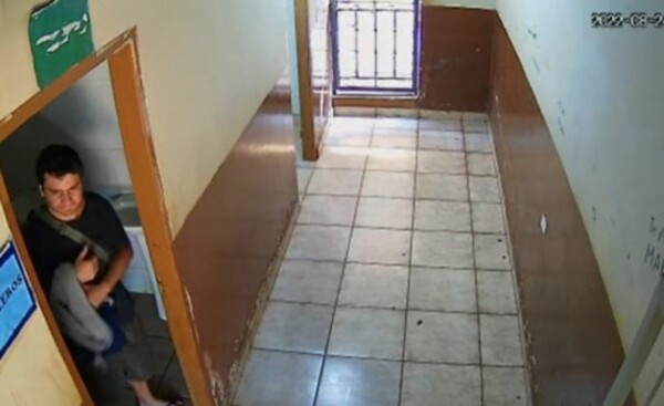 Fiscala pide cárcel para depravado que se masturbó en escuela