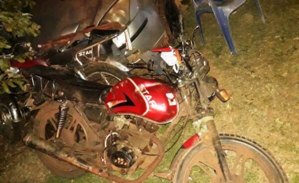 Motociclista sufre lesiones tras chocar contra una camioneta