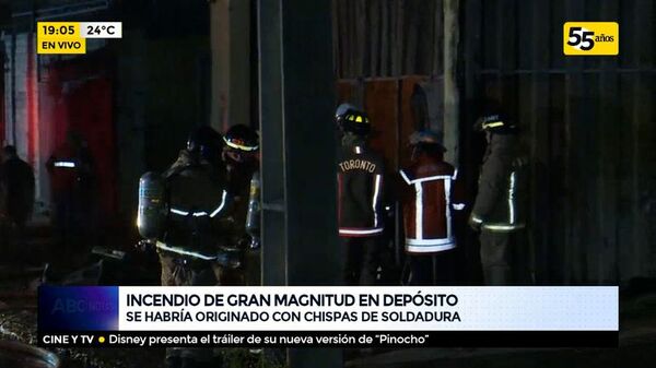 Incendio de gran magnitud en depósito - ABC Noticias - ABC Color