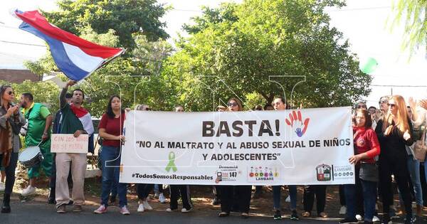 La Nación / MEC investiga represalias tras protestas por abuso