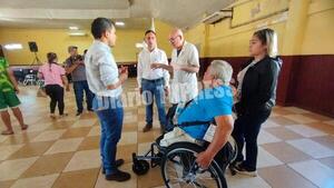 Fundación entrega 35 sillas de ruedas y andadores a pacientes de Pdte. Franco – Diario TNPRESS