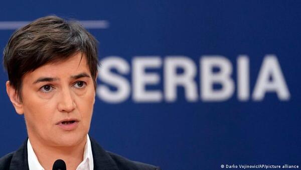 Primera ministra serbia formará gobierno tras casi cinco meses de las elecciones