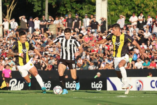 Diario HOY | Libertad defiende la punta ante el irregular Guaraní