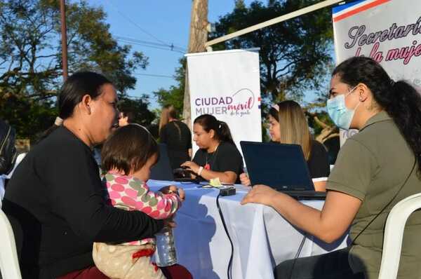 ​Ciudad Mujer Móvil brindó cerca de 600 servicios en Mariano Roque Alonso - .::Agencia IP::.