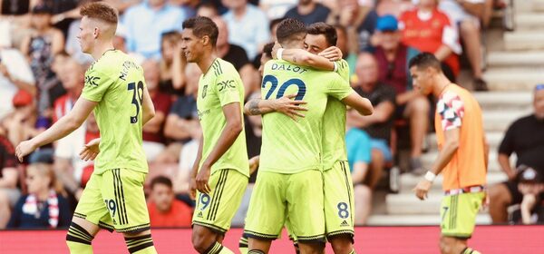 Manchester United hila su segundo triunfo en el debut de Casemiro