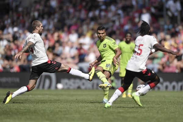 Casemiro debutó en el United, que venció 1-0 al Southampton - Fútbol Internacional - ABC Color