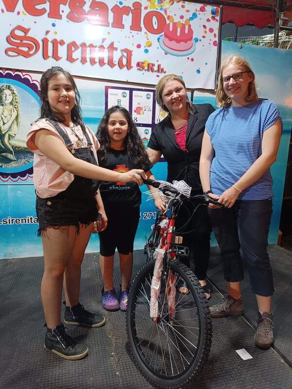 La Sirenita cumplió y premio a sus clientes más pequeños por el mes del niño