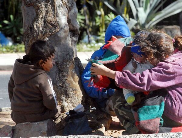 Niños son usados para pedir limosnas en la calle y sistema judicial no acciona, según denuncian - Nacionales - ABC Color