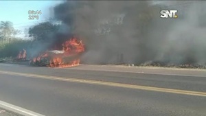Ypacarí: Un vehículo se incendió en la ruta - SNT