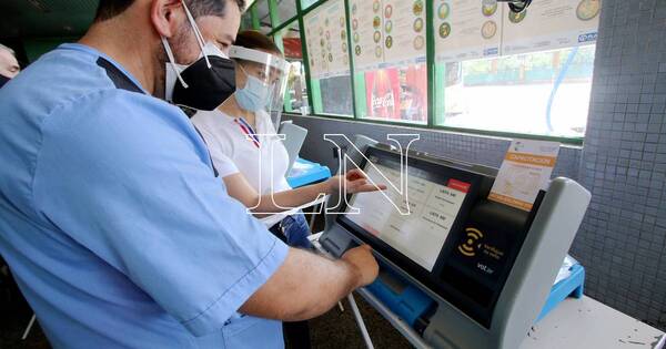 La Nación / Paraguayos residentes en Argentina se alistan para votar en los próximos comicios