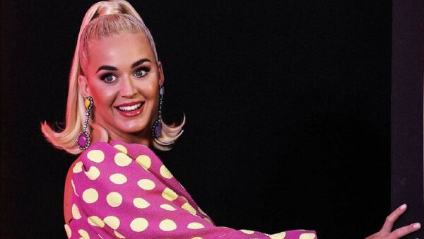 Katy Perry bautiza crucero que recrea era disco de Donna Summer