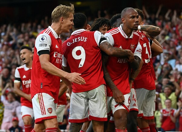 Diario HOY | Liverpool golea, Manchester City remonta y Arsenal se mantiene líder