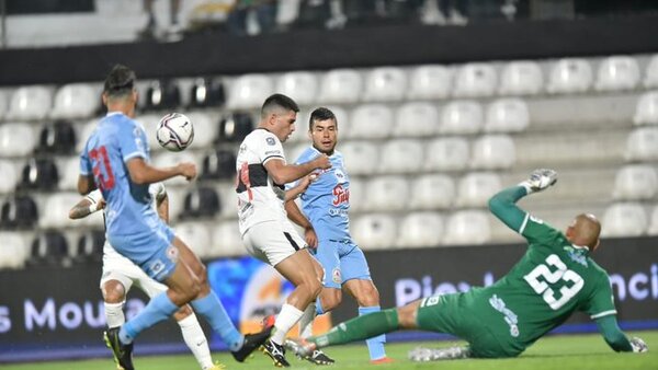 Olimpia se frena en Para Uno y no pudo alejarse de Libertad