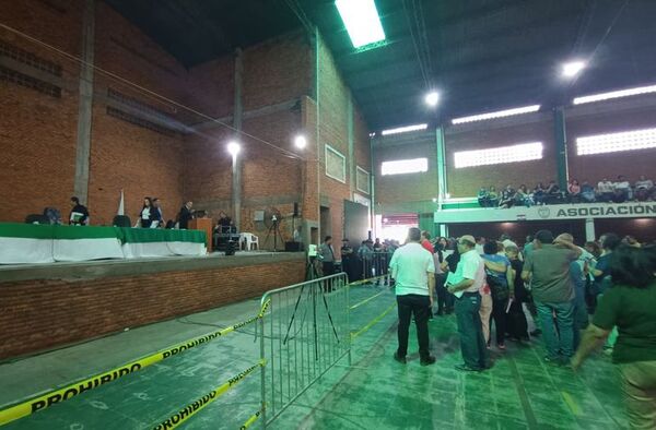 Cooperativa San Cristóbal: algunos socios criticaron el desarrollo de la asamblea - Economía - ABC Color
