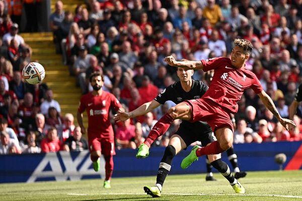 Triplete de Haaland y paliza de Liverpool en la Premier  - Fútbol - ABC Color