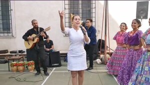Lizarella Valiente homenajeó al cardenal paraguayo (VIDEO)