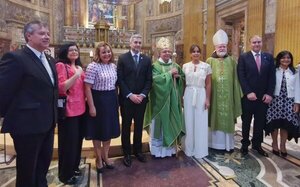 La primera misa celebrada por el Cardenal Adalberto Martínez