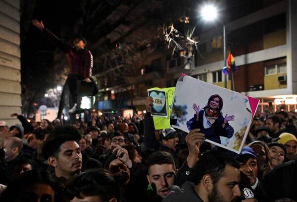 Argentina: aumentan las manifestaciones de apoyo a Cristina Kirchner