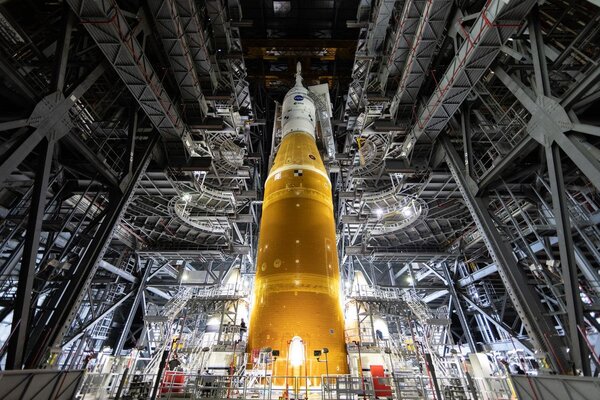 Diario HOY | La NASA lista para probar la nave con la que viajará a la Luna y más allá