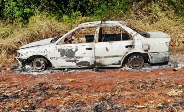 Incendió el vehículo de su esposa por denunciarlo por violencia