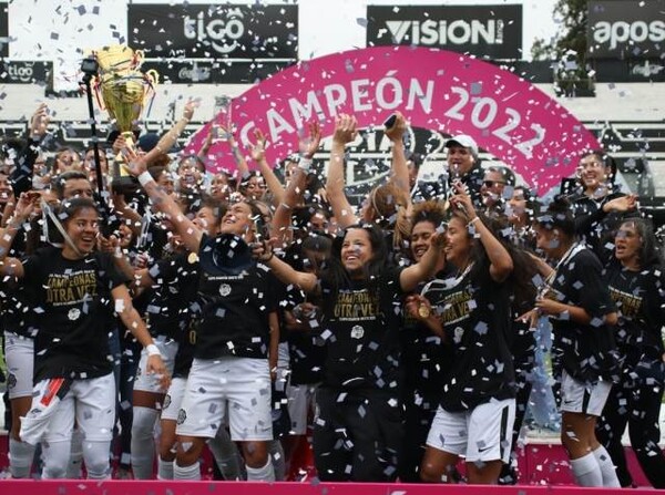 Olimpia, bicampeón invicto del fútbol femenino - APF