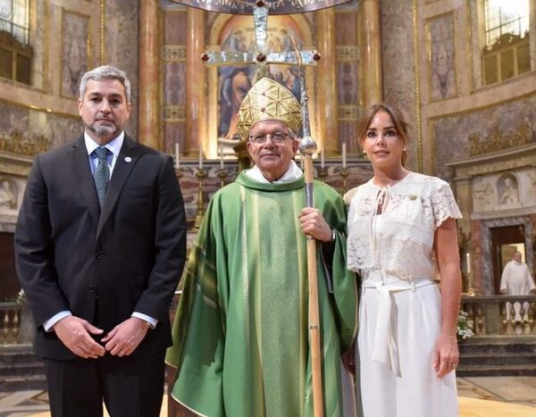 Mario Abdo estuvo presente en la primera misa oficiada por Adalberto Martínez como cardenal - El Trueno