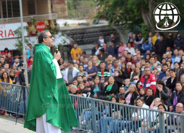 "Heta oî la figureti”: En misa de Caacupé criticaron a quienes hacen licitaciones a favor de su bolsillo - ADN Digital