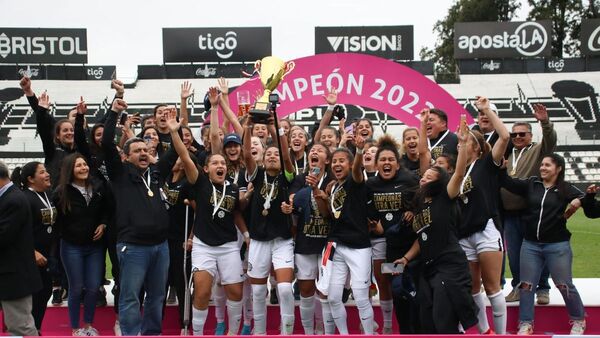 Olimpia celebra con la rubia espumante otra conquista