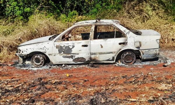 Denunciado por violencia familiar quema auto de su esposa - La Clave