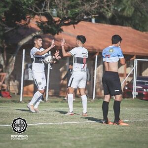 La cima de la Sub 16 sigue igual - Fútbol - ABC Color