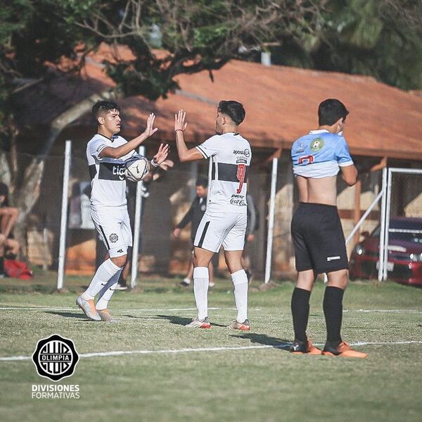 La cima de la Sub 16 sigue igual - Fútbol - ABC Color