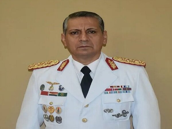 ¡El colmo! Detienen a un General de División por intentar robar prendas | Noticias Paraguay