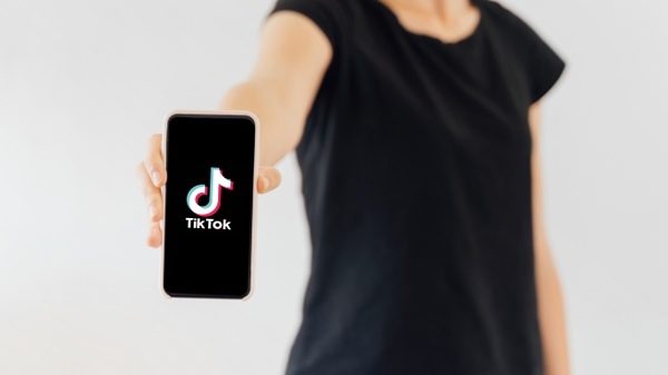 Por qué TikTok le está ganando la batalla a Zuckerberg