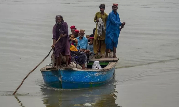 La 'catástrofe climática' que tiene a casi la mitad de Pakistán bajo el agua - OviedoPress