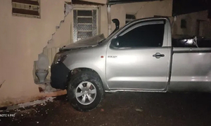 Un hombre atropelló la casa de su ex y luego intentó esconderse en un motel - OviedoPress